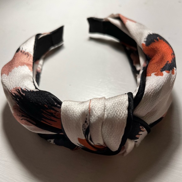 scunci Accessories Scnci Trimmed Satin Twist Knot Headband Poshmark